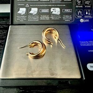 18 karat japan gold triple design small hoop earrings